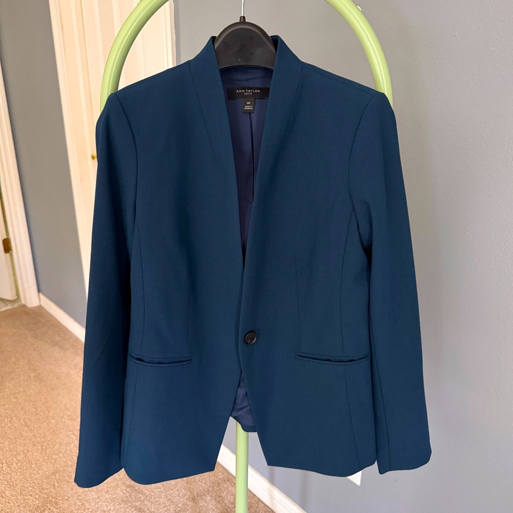 Brand new Anna Taylor Women's Blazer&skirt suit